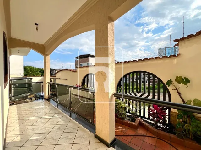 Imagem: Casa À Venda, 5 Quartos, 1 Suíte, 4 Vagas