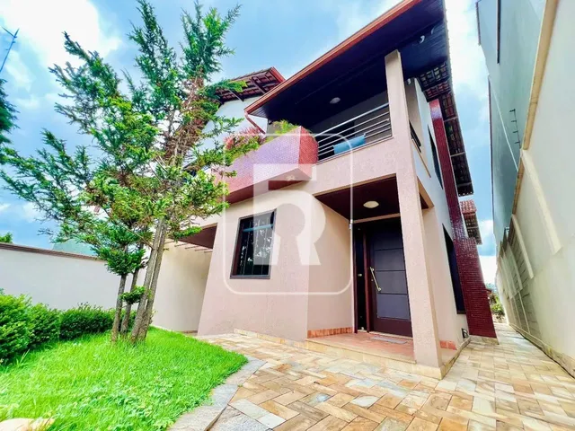 Imagem: Casa À Venda, 4 Quartos, 1 Suíte, 6 Vagas