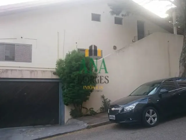 Imagem: A casa possui 5 Dormitórios, 5 Banheiros, 5 Vagas na