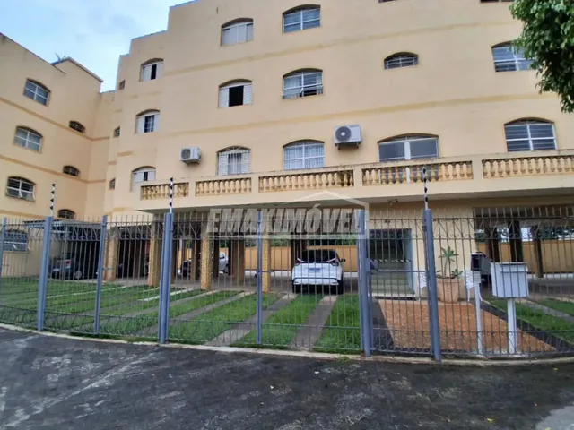 Imagem: O apartamento possui 2 Dormitórios, 1 Banheiro, 2 Vagas na