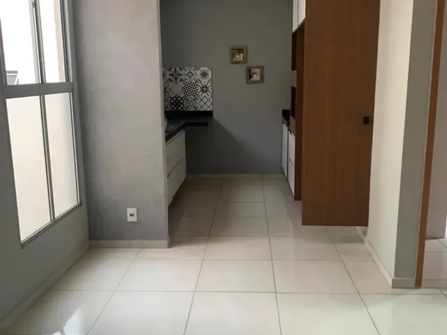 Imagem: O apartamento possui 2 Dormitórios, 1 Banheiro, 1 Vaga na