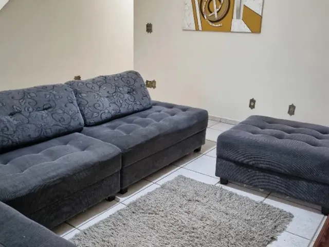 Imagem: A casa possui 2 Dormitórios, 1 Suíte, 3 Banheiros, 2