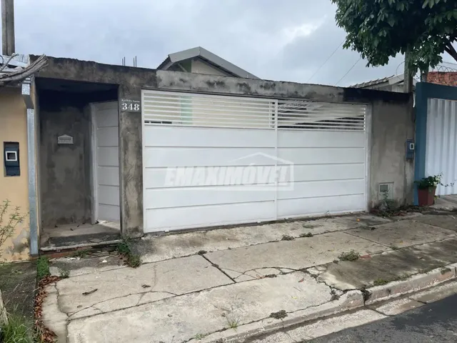 Imagem: A casa possui 2 Dormitórios, 1 Banheiro, 2 Vagas na