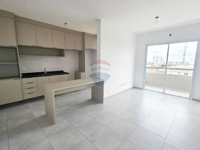 Imagem: Apartamento Novo Repleto de Armários, com
