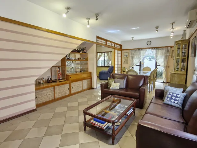 Imagem: Casa para venda em Vila Inah com 4 quartos