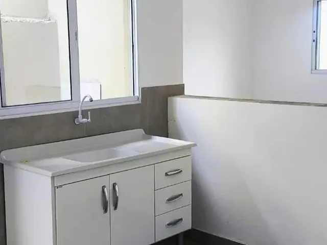 Imagem: A casa possui 2 Dormitórios, 1 Banheiro, 1 Vaga na
