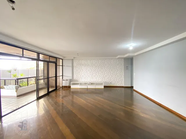 Imagem: O apartamento possui 3 Dormitórios, 1 Suíte, 2 Banheiros,