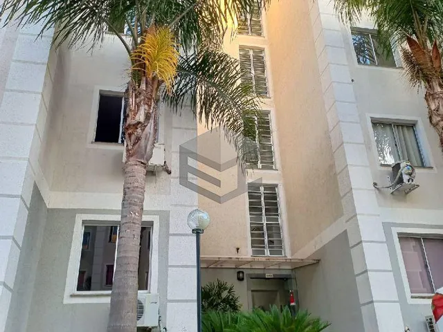 Imagem: O apartamento possui 2 Dormitórios, 1 Banheiro, 1 Vaga na