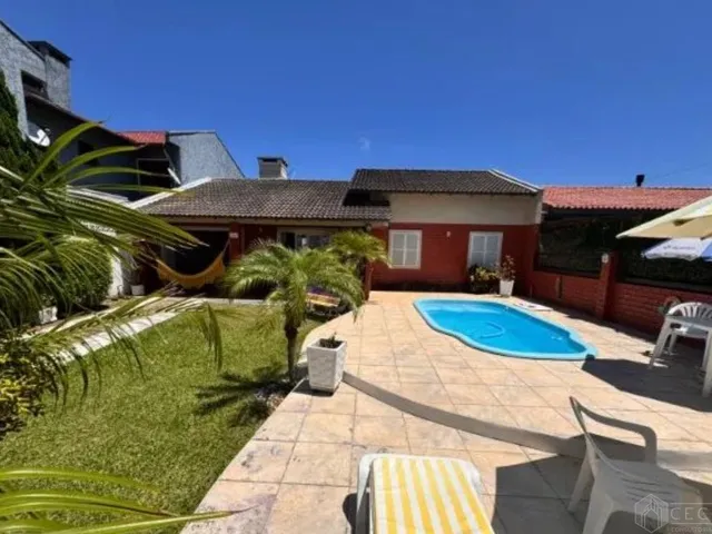 Imagem: Linda Casa com Piscina e Pátio no Centro