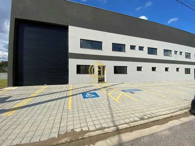 Imagem: O depósito possui 3 Banheiros, 630m² de Área, 506m² de