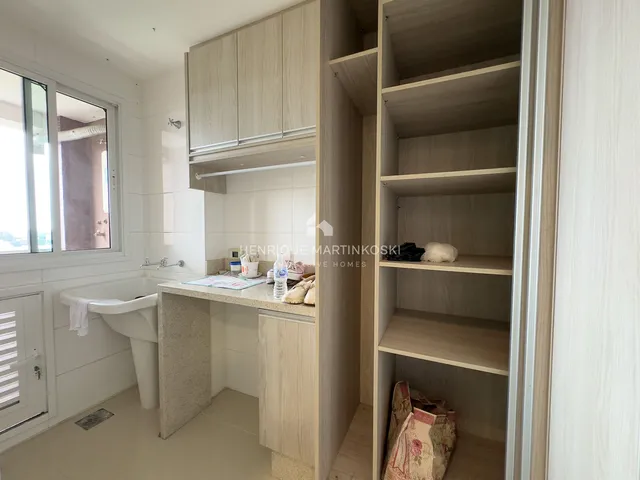 Imagem 13: Apartamento com 3 suítes e duas vagas. Andar alto e Churrasqueira na Varanda
