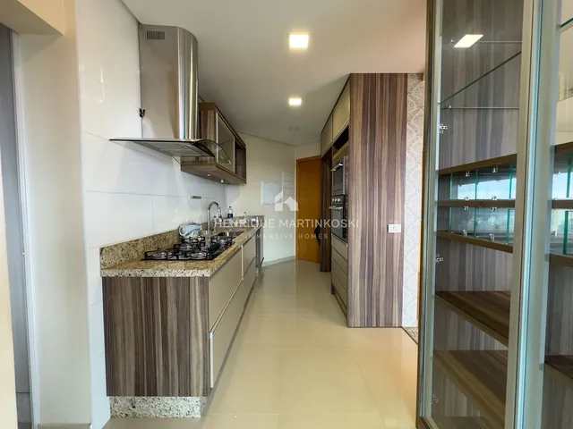 Imagem 8: Apartamento com 3 suítes e duas vagas. Andar alto e Churrasqueira na Varanda