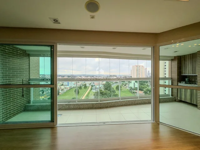 Imagem 5: Apartamento com 3 suítes e duas vagas. Andar alto e Churrasqueira na Varanda