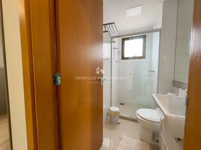 Imagem 4: Apartamento com 3 suítes e duas vagas. Andar alto e Churrasqueira na Varanda