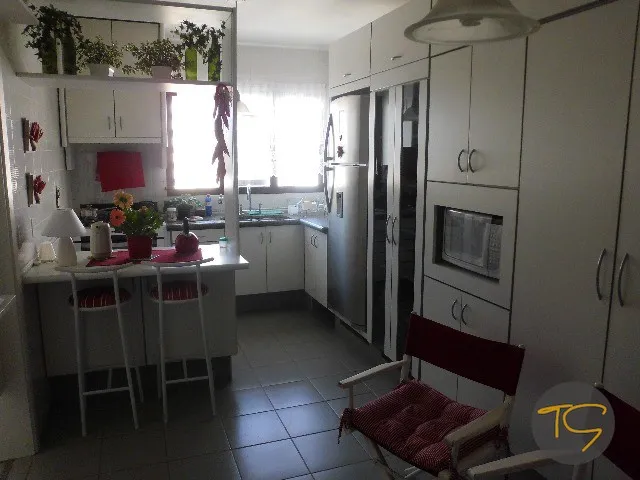Imagem 10: Cobertura Cambui, 3 Dormitórios, 1 Suítes, 4 Banheiro, 2 Vagas na Garagem, 170M² De
