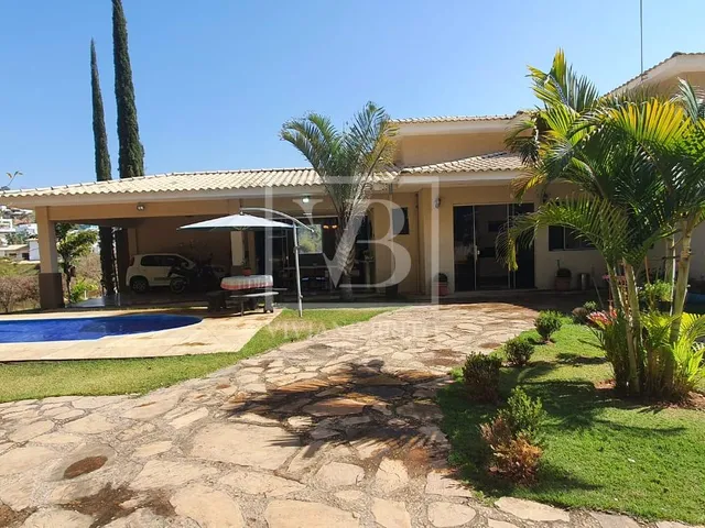 Imagem: Casa à venda, com 4 dormitórios, piscina