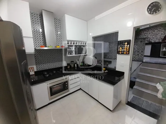 Imagem: Linda casa de dois andares á venda, Jardim