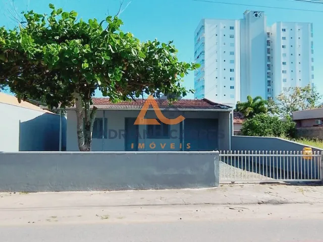 Imagem: Aluguel Anual de Casa Mobiliada com 3 Dormitórios