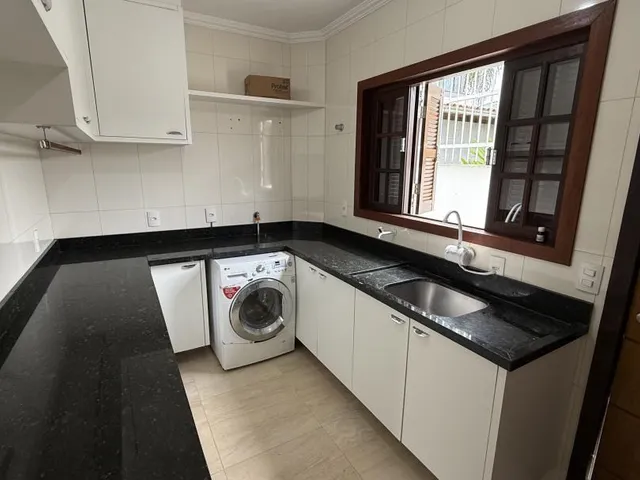 Imagem 5: Casa a 120m do mar com 3 quartos (2 suítes), 209m² de área construída e 251m² de