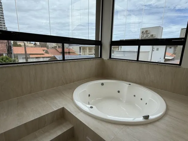 Imagem 12: Casa a 120m do mar com 3 quartos (2 suítes), 209m² de área construída e 251m² de