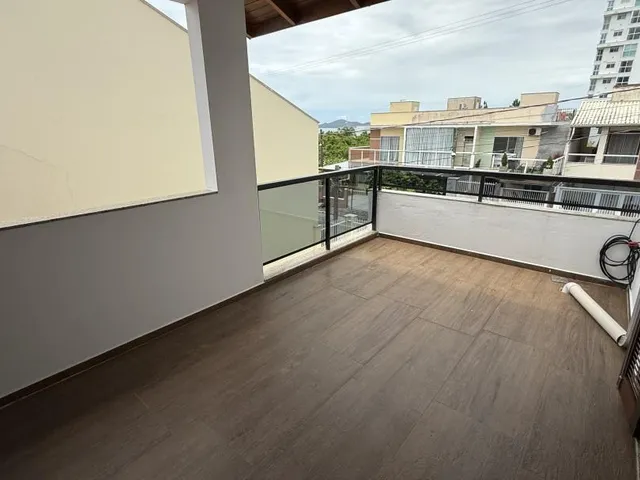 Imagem 4: Casa a 120m do mar com 3 quartos (2 suítes), 209m² de área construída e 251m² de