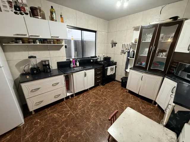 Imagem 3: Casa com 305m² de área construída a apenas 170 metros do mar, mobiliada, 4 quartos (1