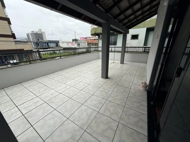 Imagem 13: Casa com 305m² de área construída a apenas 170 metros do mar, mobiliada, 4 quartos (1
