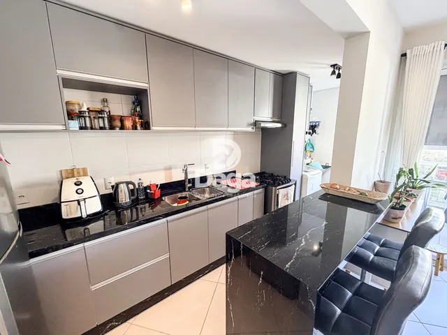 Imagem 3: Apartamento 2 Dormitórios com Suíte na Carvoeira, Florianópolis/SC