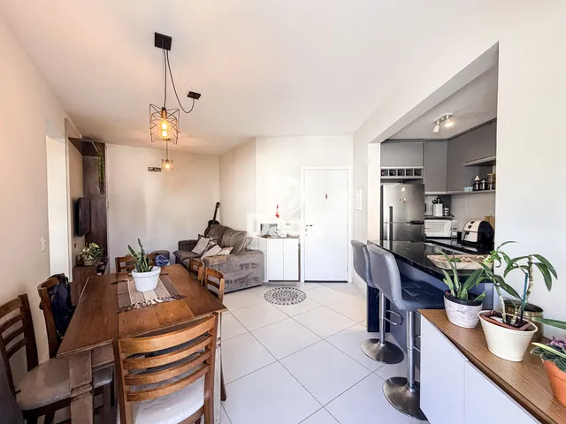 Imagem 9: Apartamento 2 Dormitórios com Suíte na Carvoeira, Florianópolis/SC