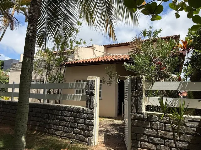 Imagem: A casa em condomínio possui 4 Dormitórios, 4 Suítes, 5
