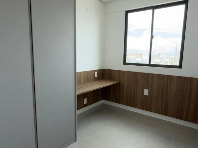 Imagem 8: 02 Quartos Sendo Um Suíte, com Duas Varandas e Móveis Fixos, na Ponta Verde