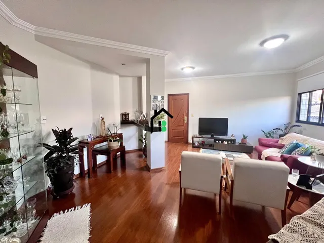 Imagem 9: Apartamento central com 3 quartos, suíte, salas amplas, lavabo e móveis planejad