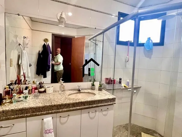 Imagem 5: Apartamento central com 3 quartos, suíte, salas amplas, lavabo e móveis planejad