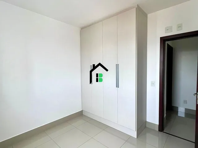 Imagem 7: Apartamento central com 3 quartos, suíte e sacada