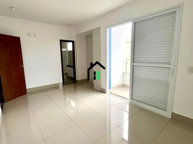 Imagem 3: Apartamento central com 3 quartos, suíte e sacada