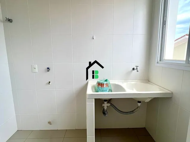 Imagem 9: Apartamento central com 3 quartos, suíte e sacada