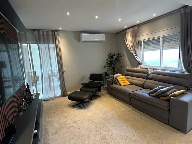 Imagem: Apartamento Á Venda com 3 Quartos, 140M²