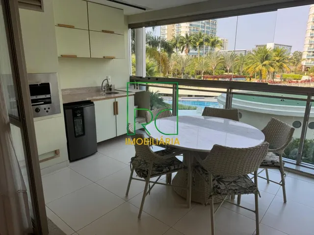 Imagem: Apartamento com 4 quartos, 233m², à venda