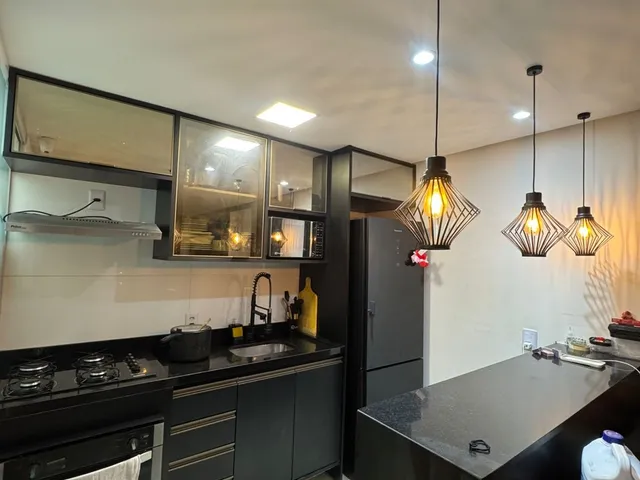 Imagem: O apartamento possui 2 Dormitórios, 1 Suíte, 1 Banheiro,