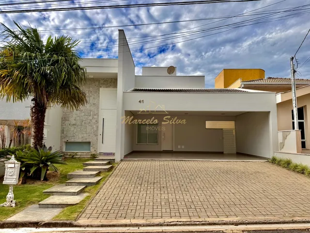 Imagem: A casa em condomínio possui 3 Dormitórios, 3 Suítes, 4