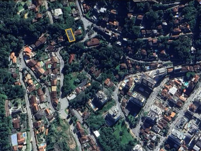 Imagem 13: Terreno de 450m em localização central em bairro residencial