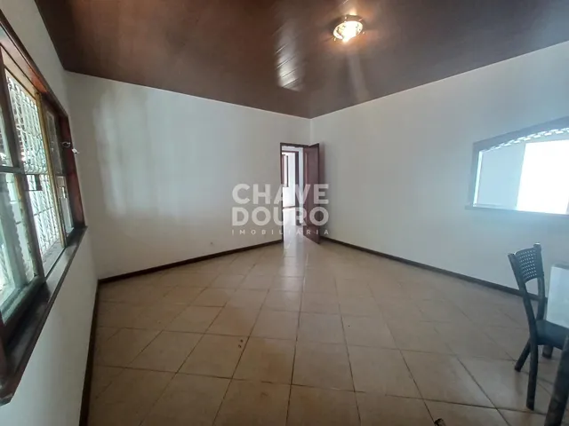Imagem: Casa Espaçosa com Piscina e Terraço Co