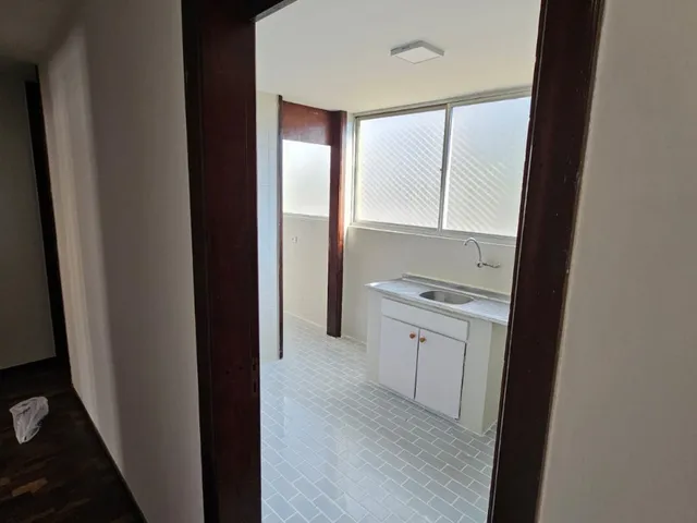 Imagem 3: Apartamento À Venda no Centro Cívico de Curitiba-Pr: 2 Quartos, 1 Sala, 1 Banheiro, 1