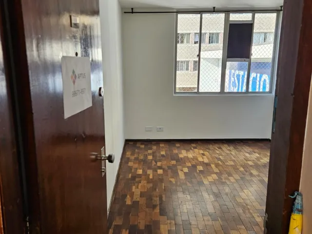 Imagem 10: Apartamento À Venda no Centro Cívico de Curitiba-Pr: 2 Quartos, 1 Sala, 1 Banheiro, 1