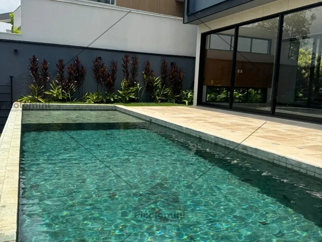 Imagem: Casa de luxo em condomínio à venda em
