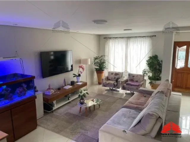 Imagem: A casa possui 3 Dormitórios, 3 Suítes, 5 Banheiros, 4