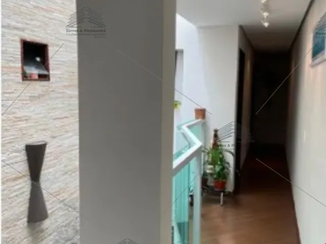 Imagem 4: Sobrado de 256m², a venda em Santo André, com 3 quartos sendo 3 suites, 5 banheiros