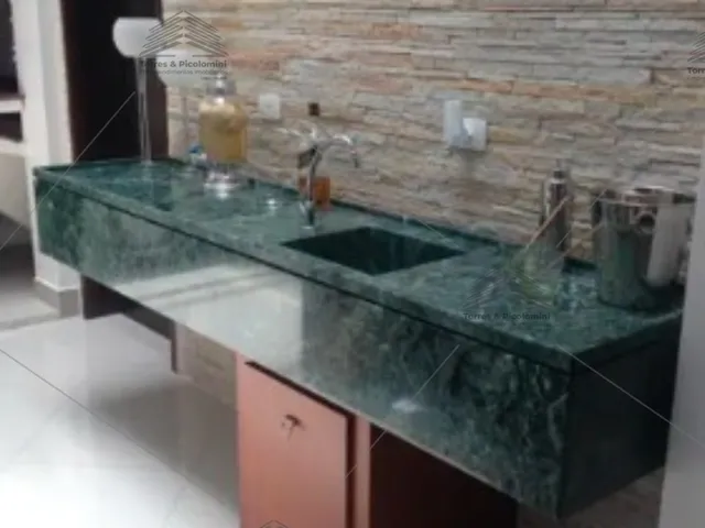 Imagem 11: Sobrado de 256m², a venda em Santo André, com 3 quartos sendo 3 suites, 5 banheiros