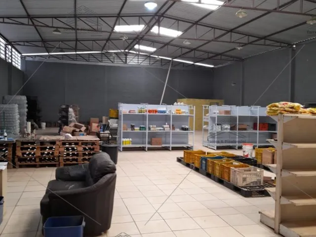 Imagem 11: Chácara À Venda em Jacareí com 7700M² e 1500M² de Área Construída, Possui 2 Casas