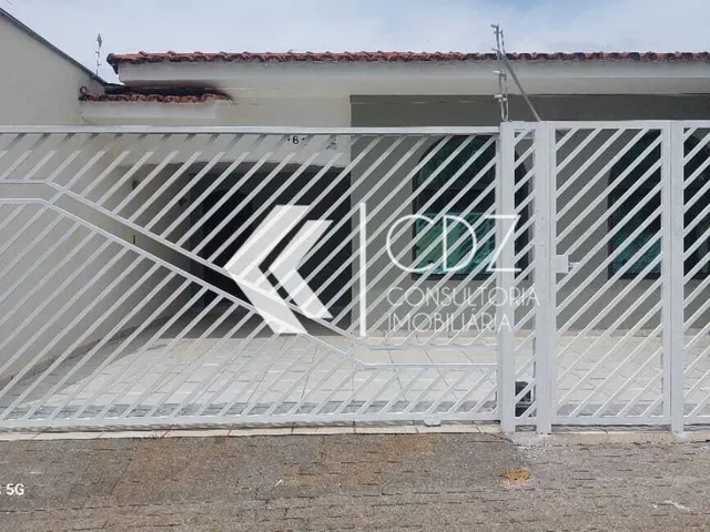 Imagem: A loja possui 5 Dormitórios, 2 Suítes, 3 Banheiros, 3